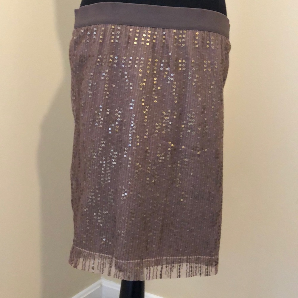 Gap sequence skirt
